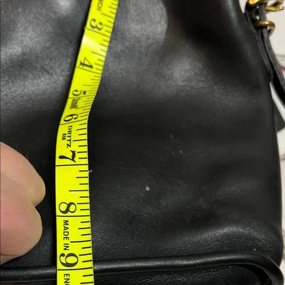 Coach Vintage Elegant Black Leather Shoulder Bag - Picture 8 of 16